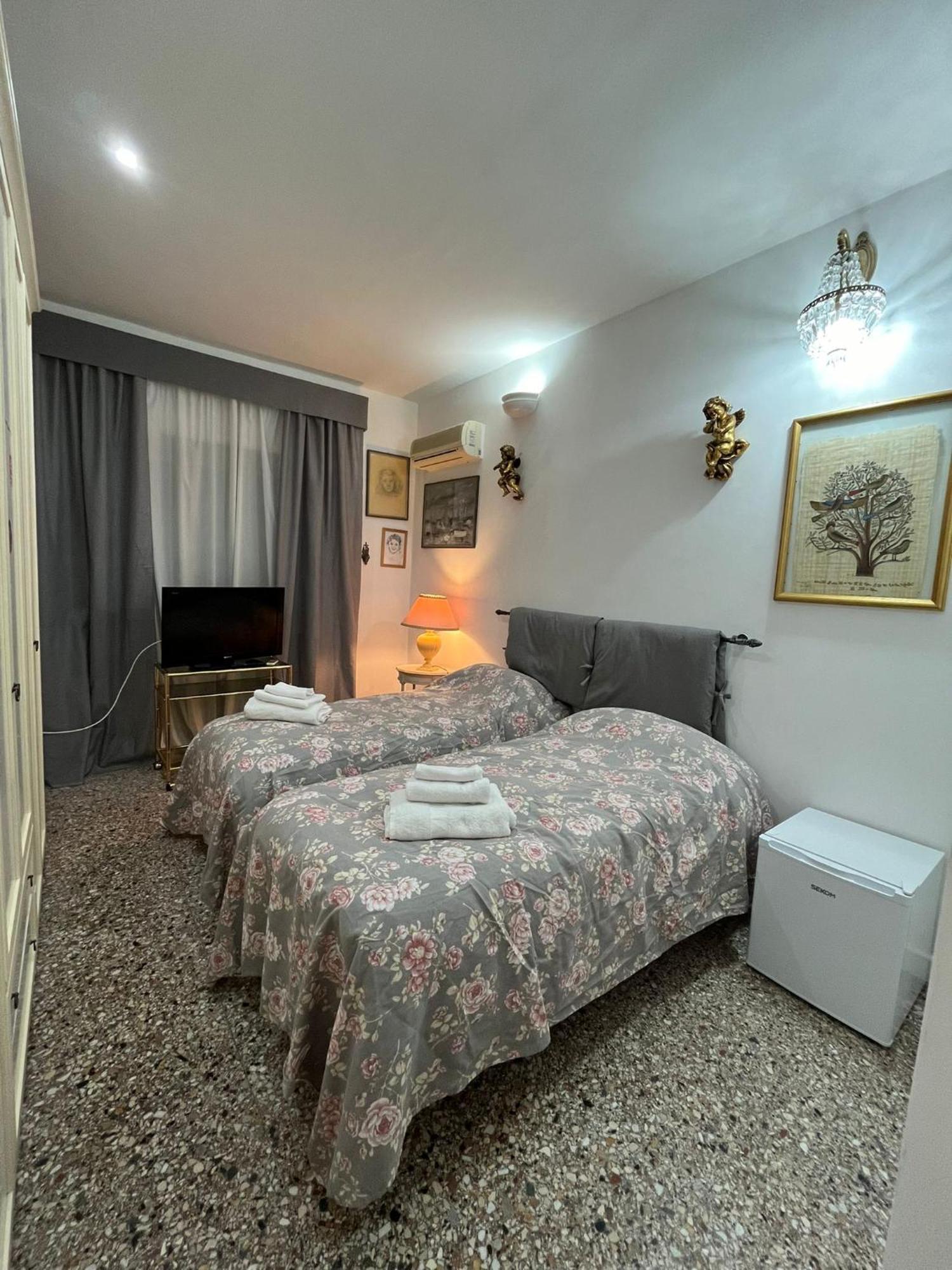 Stanza Con Ottima Posizione Roma